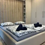 Modern View Close To Old Town, Center Apartment